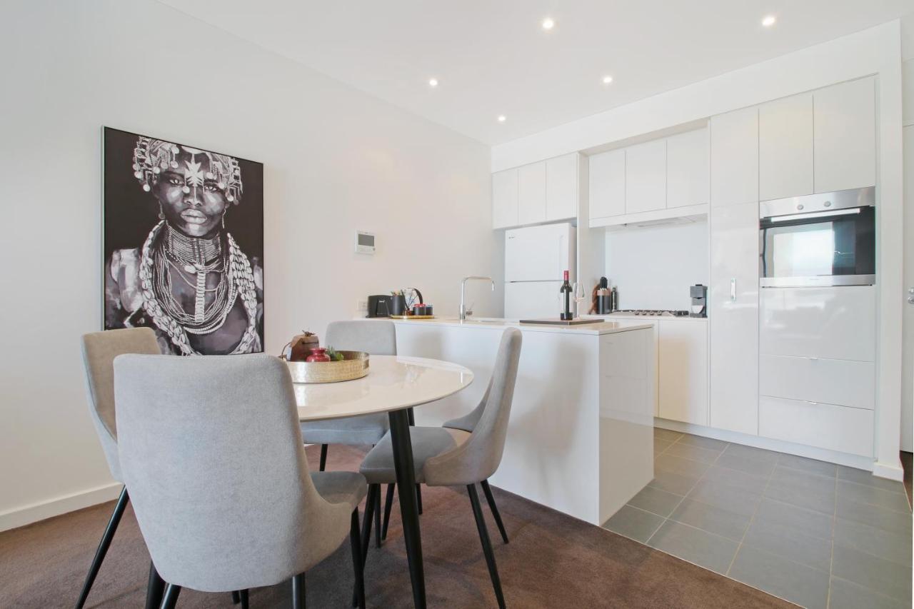 Lux 2br On Hindmarsh Sq-pool-gym-sauna-parking Apartment *