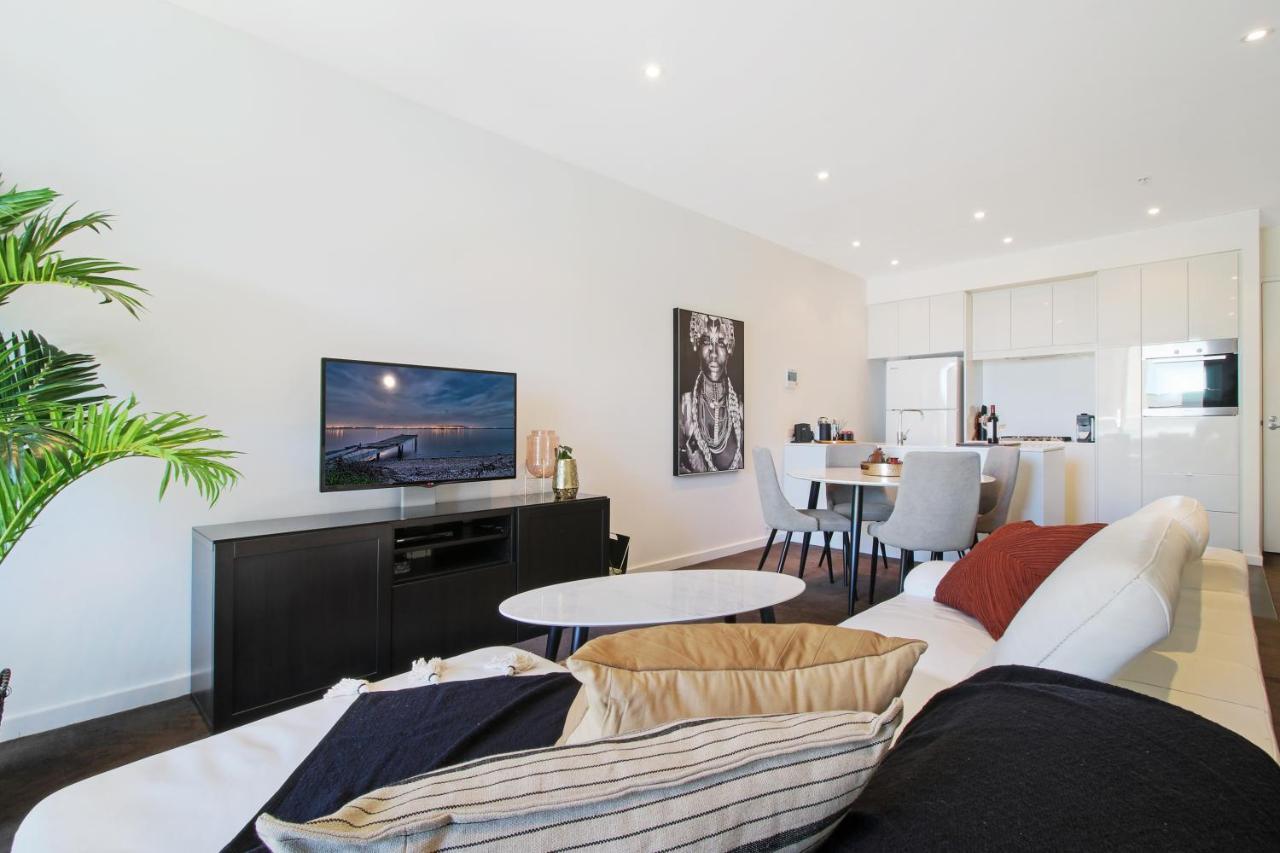 Apartment Lux 2br On Hindmarsh Sq-pool-gym-sauna-parking Adelaide