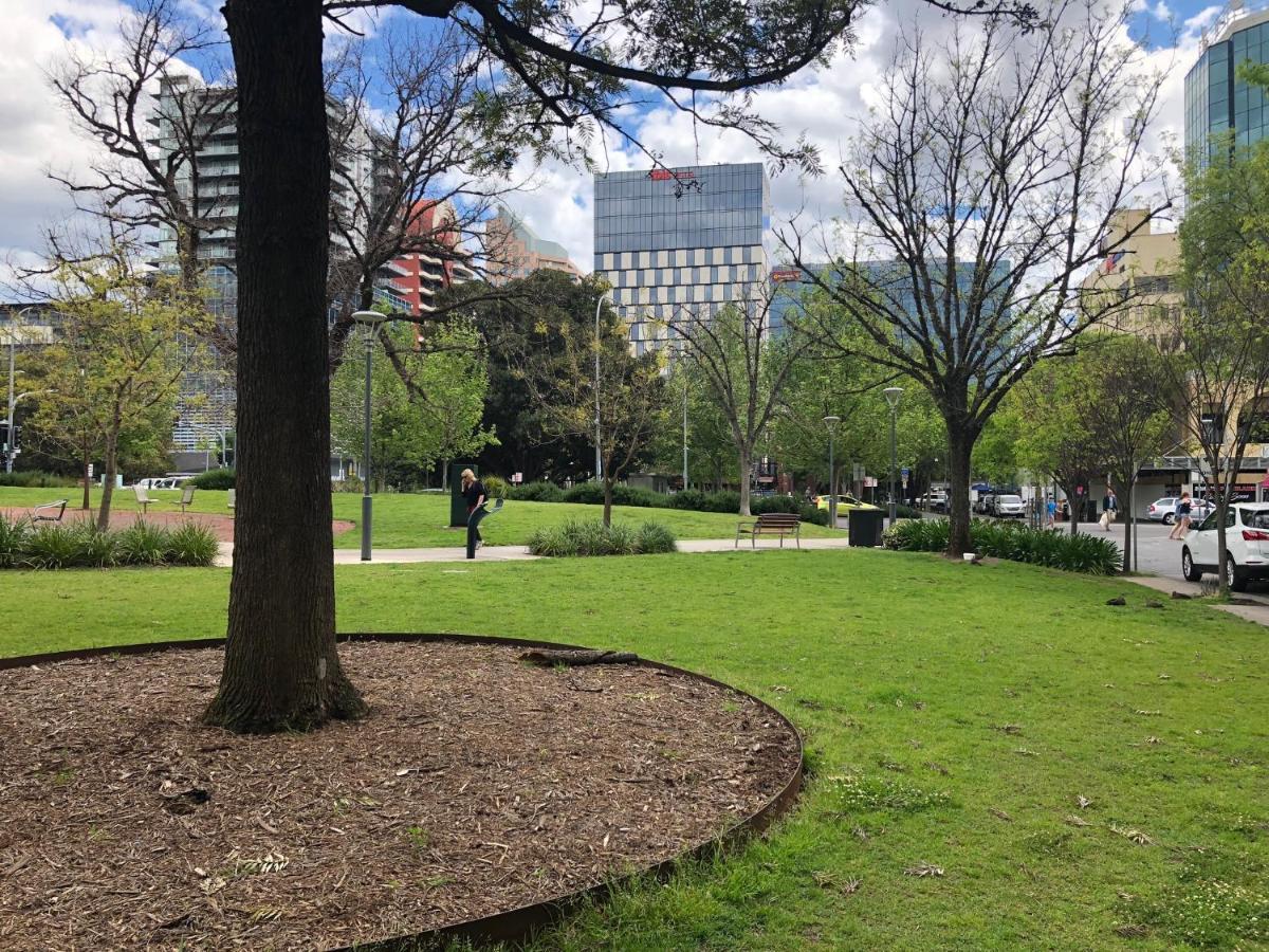 Apartment Lux 2br On Hindmarsh Sq-pool-gym-sauna-parking