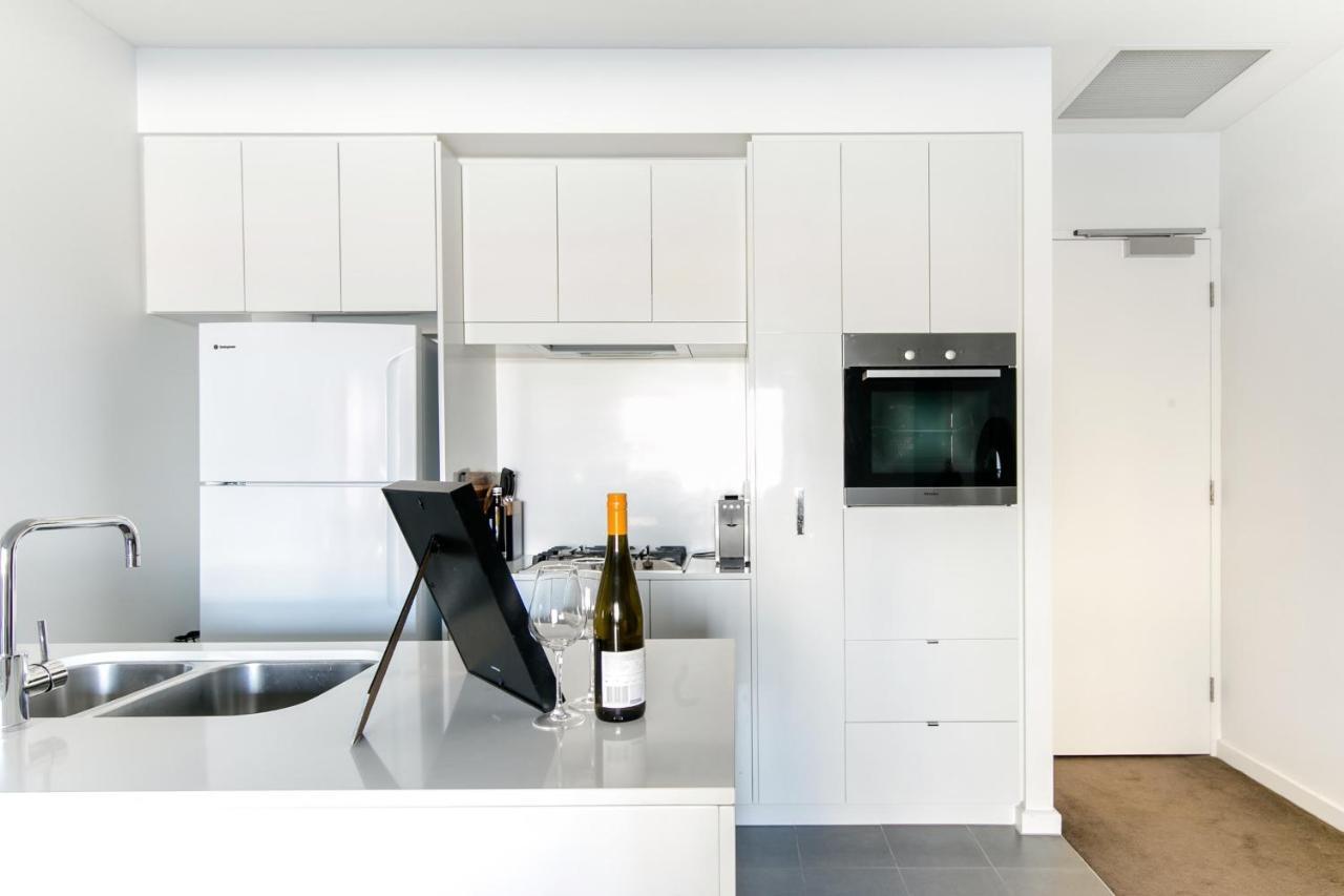 Apartment Lux 2br On Hindmarsh Sq-pool-gym-sauna-parking