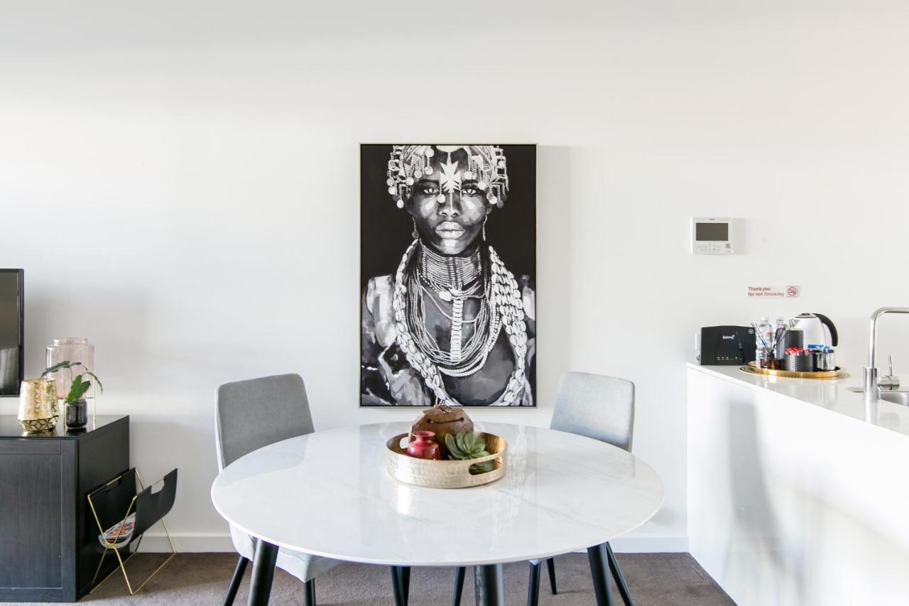 Apartment Lux 2br On Hindmarsh Sq-pool-gym-sauna-parking